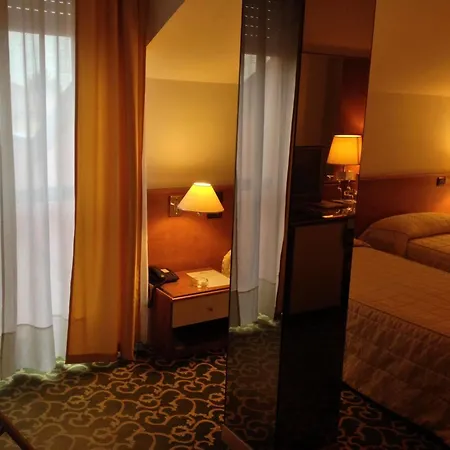 Europa Motel 4*